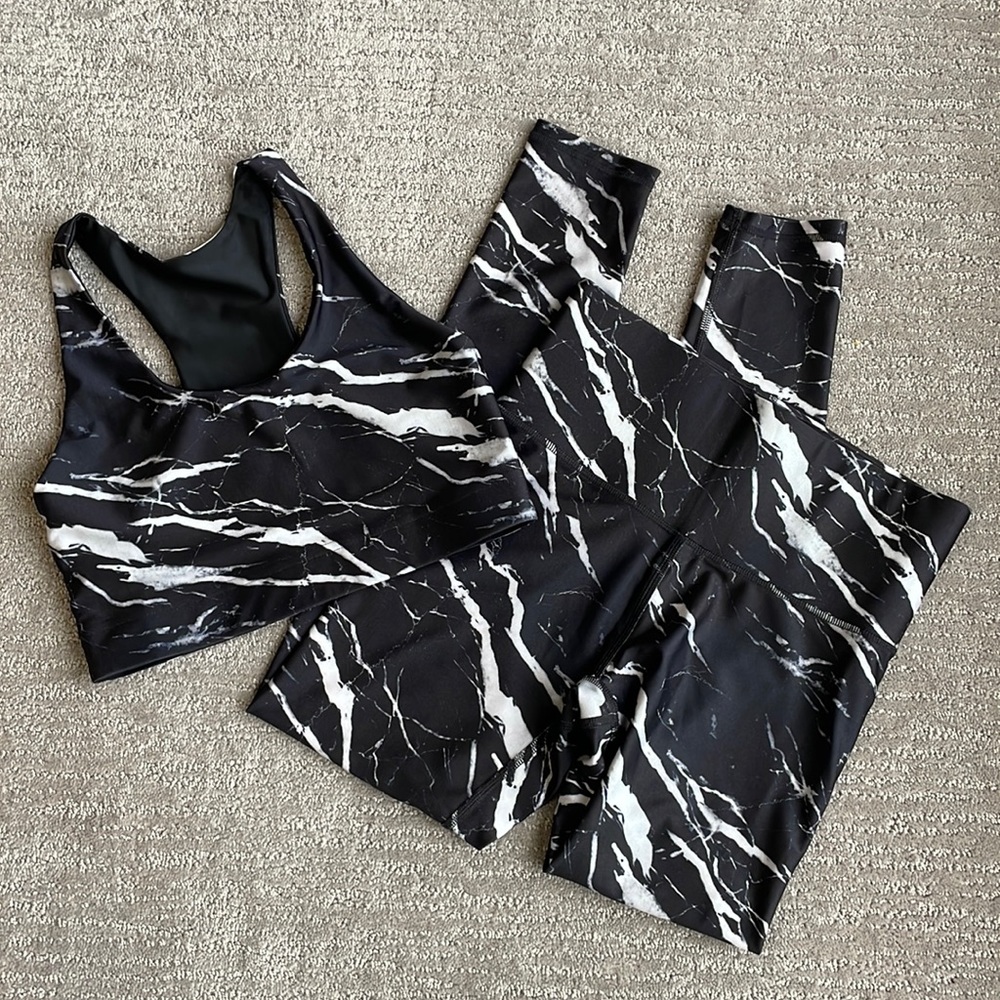 TEREZ New York two piece workout wear—NEW WITHOUT TAGS!!